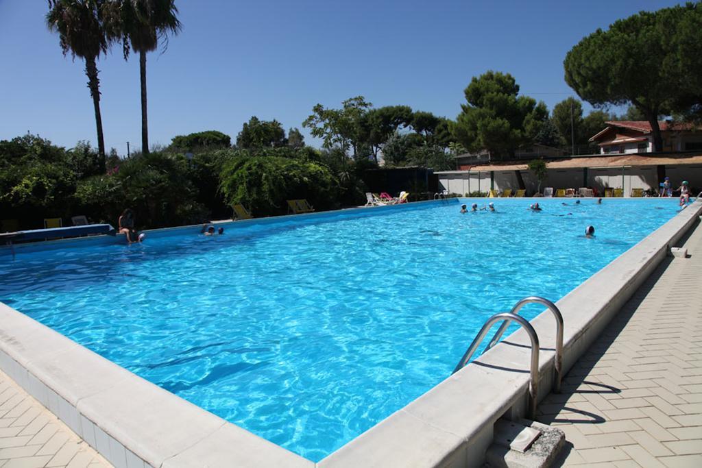 Blu Sun Apartment In Complesso Riva Del Sole ジョヴィナッツォ エクステリア 写真