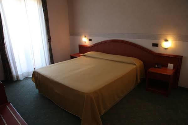 Blu Sun Apartment In Complesso Riva Del Sole ジョヴィナッツォ エクステリア 写真